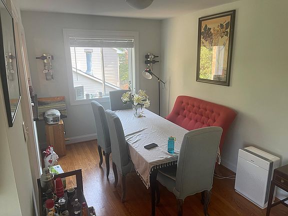 5th image of 917 N Barton St #3