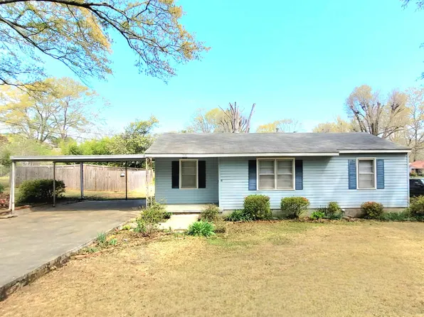 308 Lancaster St E, Talladega, AL 35160