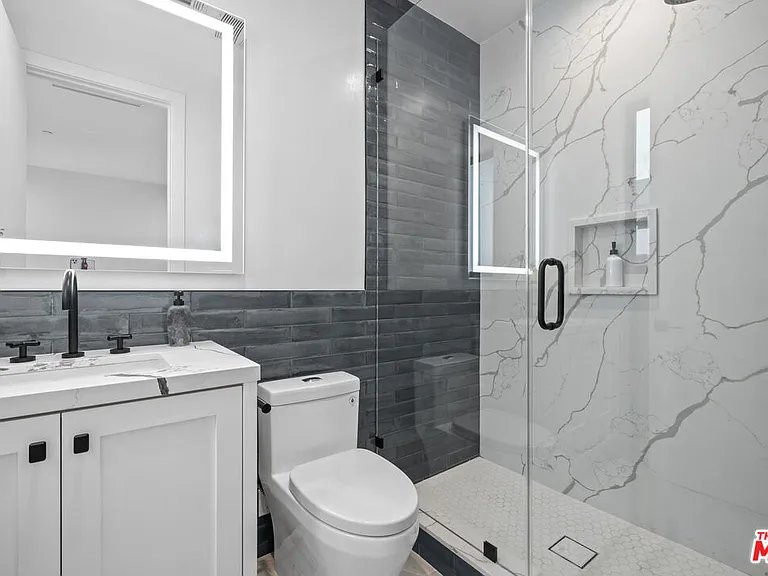 4475 Mammoth Ave — Photo 21