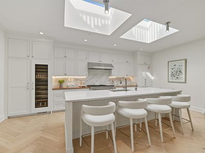 617 E 7th St #3, Boston, MA, 02127