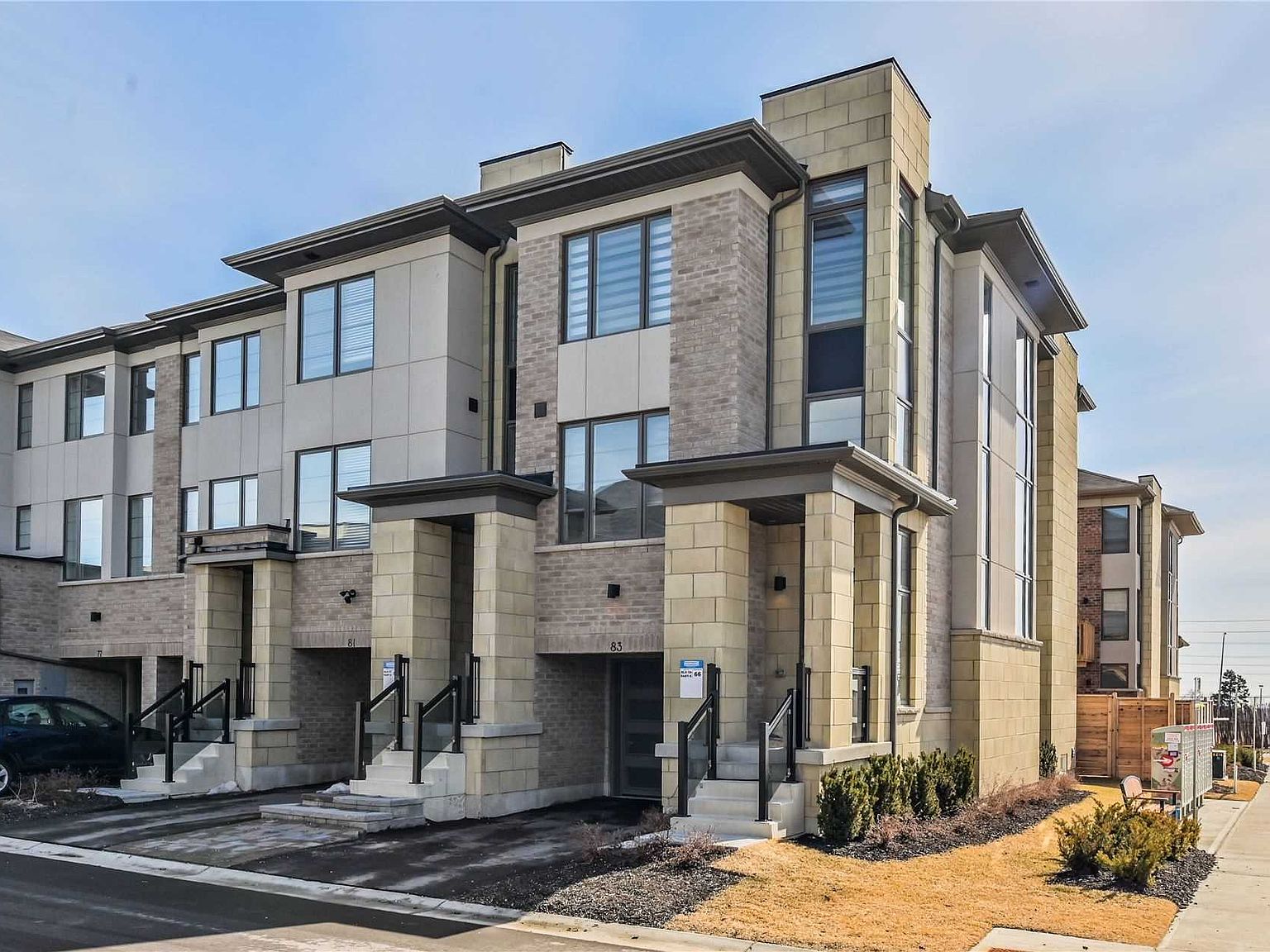 83 Donald Fleming Way 66 Whitby On L1r 0n8 Zillow