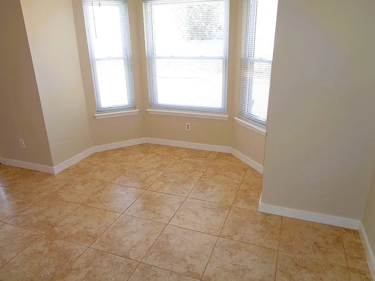 621 Westview Ave — Photo 9