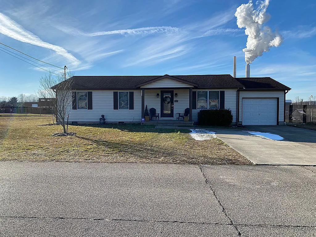 96 Hawthorne Ln photo 1