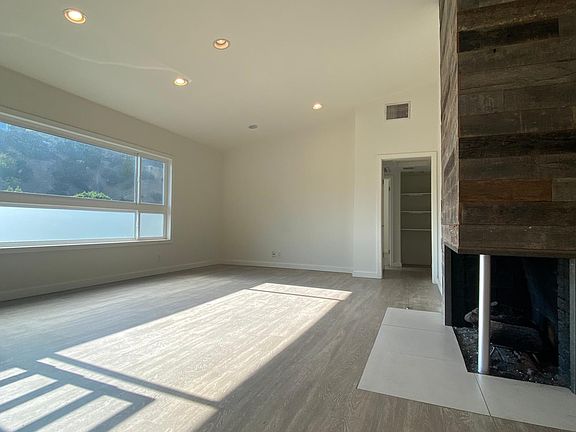 3rd image of 8057 Fareholm Dr