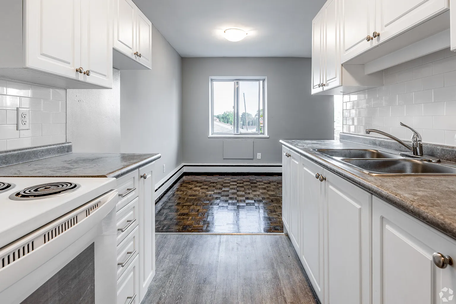 16 Champlain Ave #1412322 photo 1