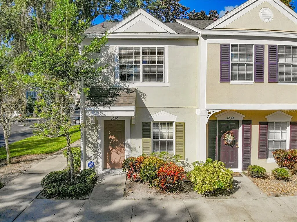 2 bed, 1.5 bath, 1095 sqft, $1,600 — Photo 1