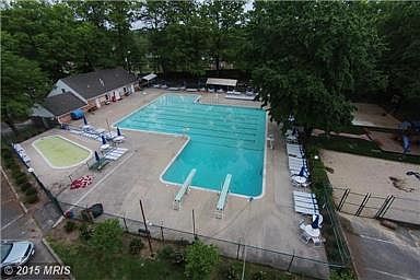 3rd image of 15 Dairyfield Ct