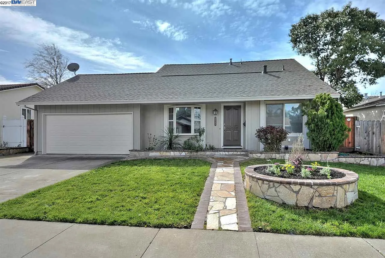 1543 Arlington Rd photo 1