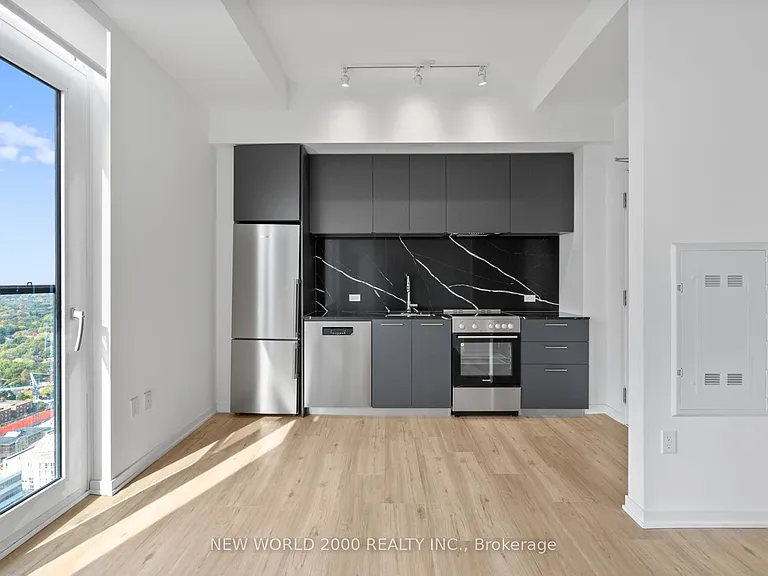 101 Roehampton Ave #3809 — Photo 14