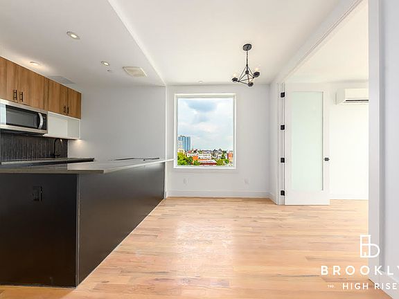 3rd image of 986 Rogers Ave #6F
