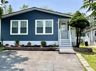21 Forest Dr, Manalapan, NJ 07726