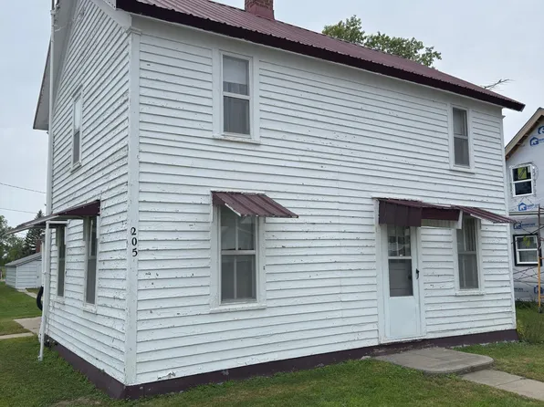 205 S Sloan St, Tripp, SD 57376