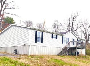 1427 Farris Rd, Kingsport, TN 37660