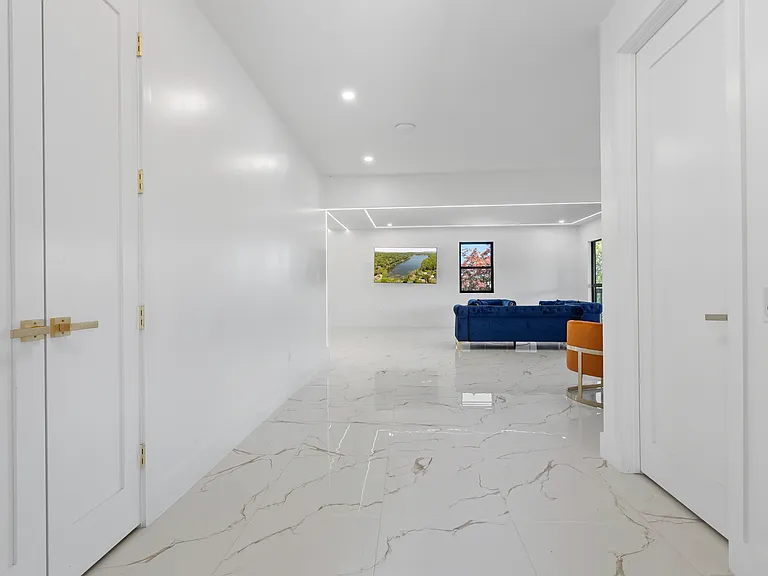 548 Lakes Rd — Photo 12