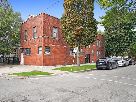 2nd image of 3456 N Leavitt St #1E