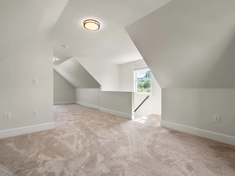 45 Henshaw St — Photo 12