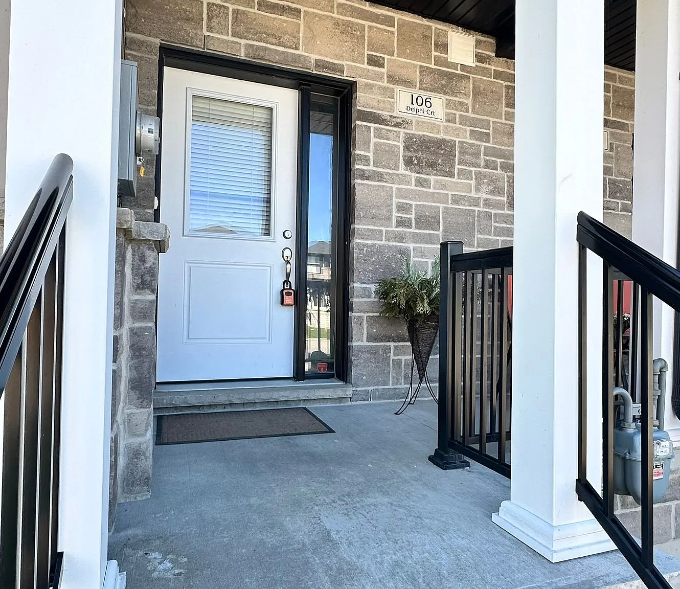 3 bed, $2,800 — Photo 2