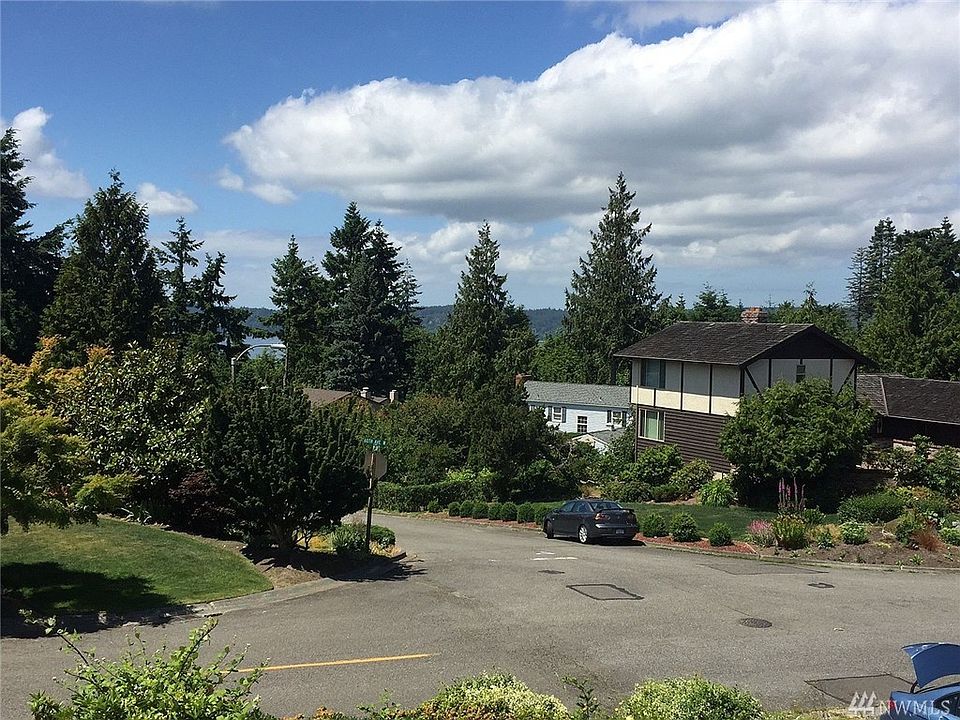 2nd image of 9515 60th Ave W