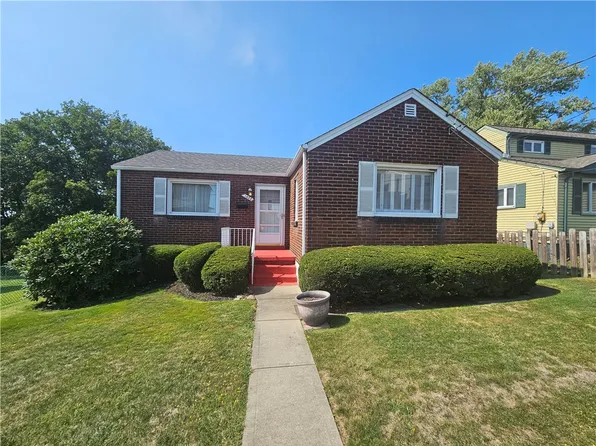 1432 Grant St, Braddock, PA 15104