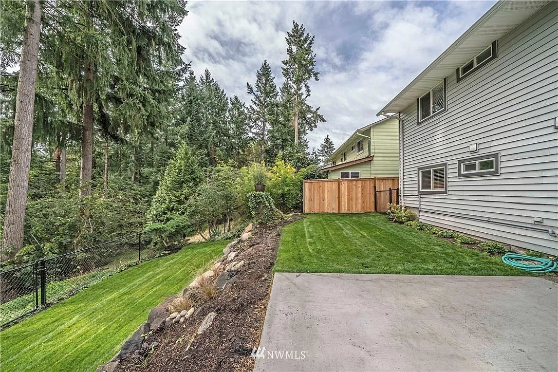 5 bed, 2020 sqft, $3,700 — Photo 3