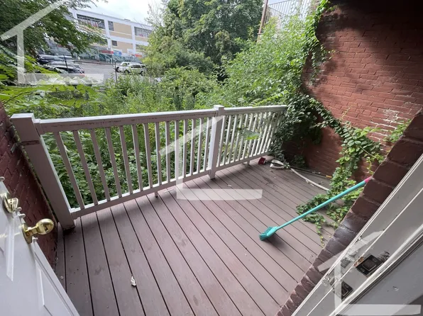 16 Pompeii St, Roxbury, MA 02119