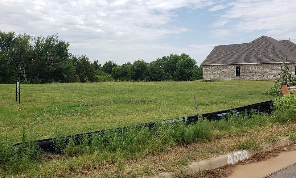 2nd image of 4025 Angel Oak Dr #2