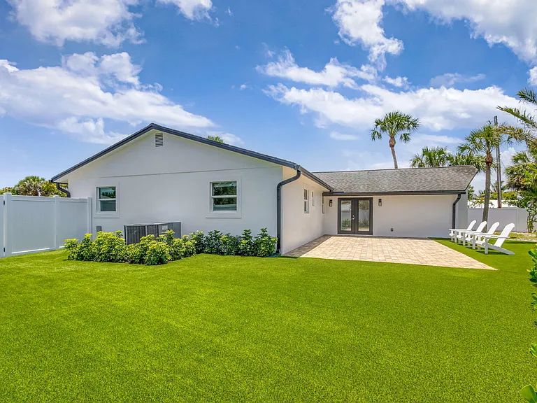 204 W Whitney Dr — Photo 35
