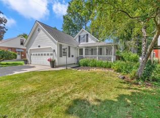 360 Huntmere Dr, Bay Village, OH 44140