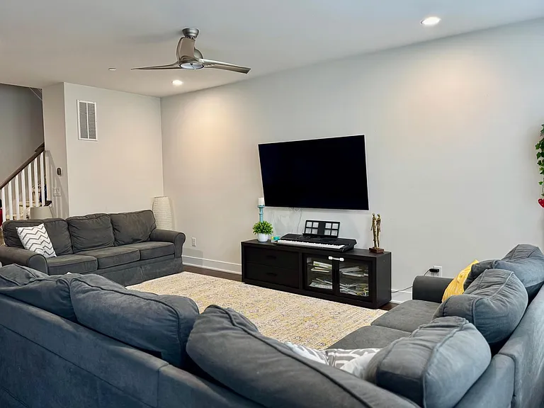 607 Mockernut Ct — Photo 6