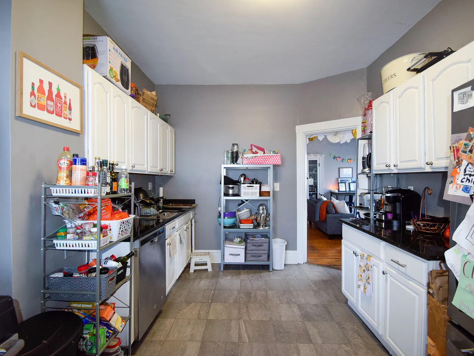 4 bed, 1400 sqft, $4,200 — Photo 4