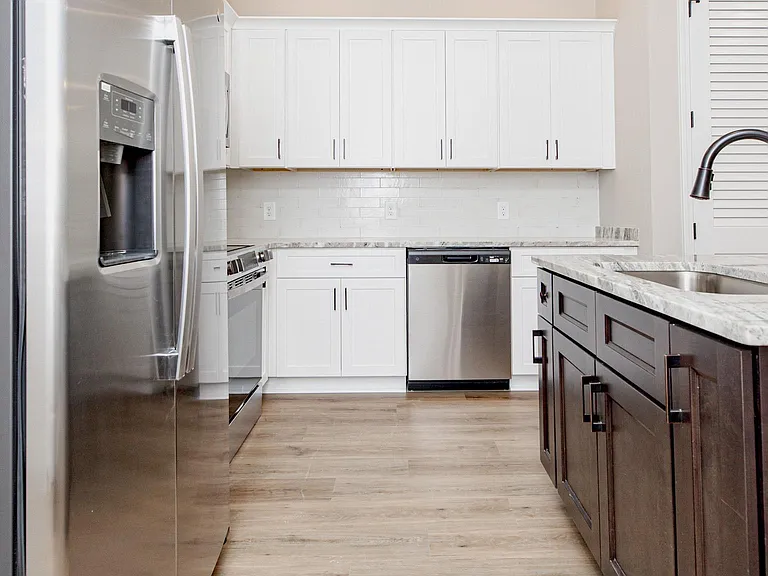 1009 Northside Dr — Photo 20