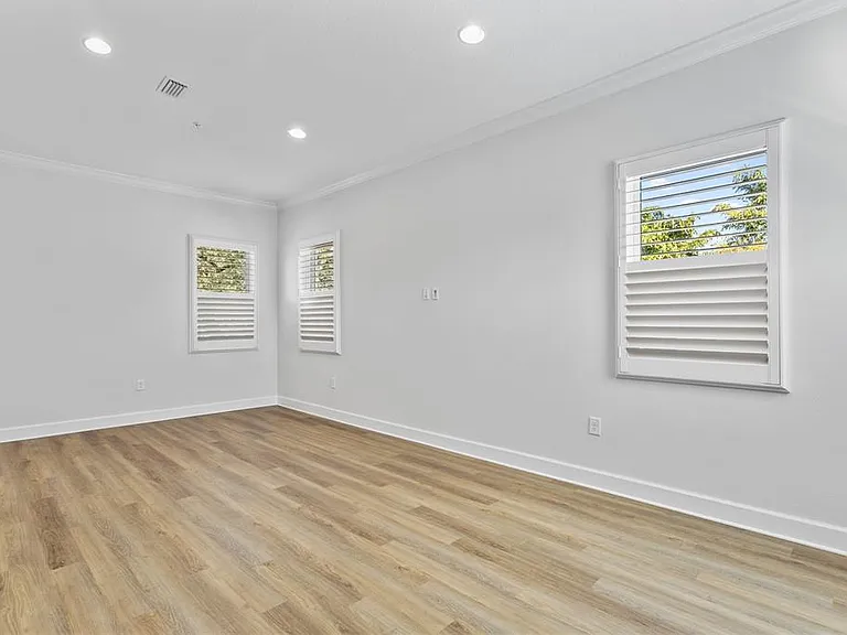 1903 W Bristol Ave #2 — Photo 28