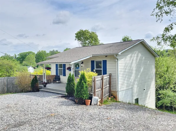 94 Kuykendall Ln, Canton, NC 28716