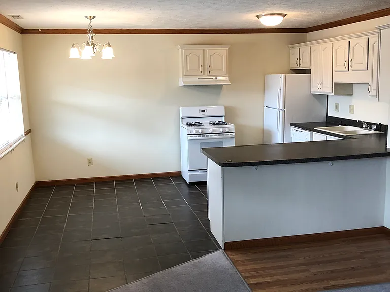 282 Crown Manor Cir — Photo 7