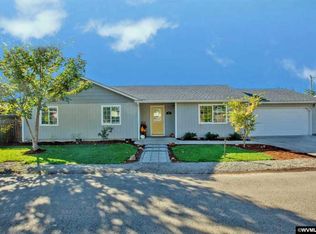 17 E 4th St, Lowell, OR 97452