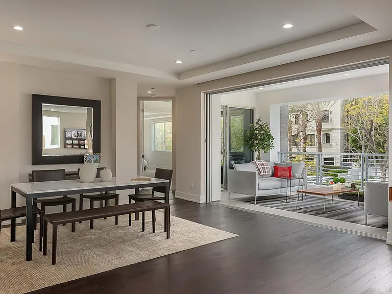 450 N Palm Dr #206 — Photo 3