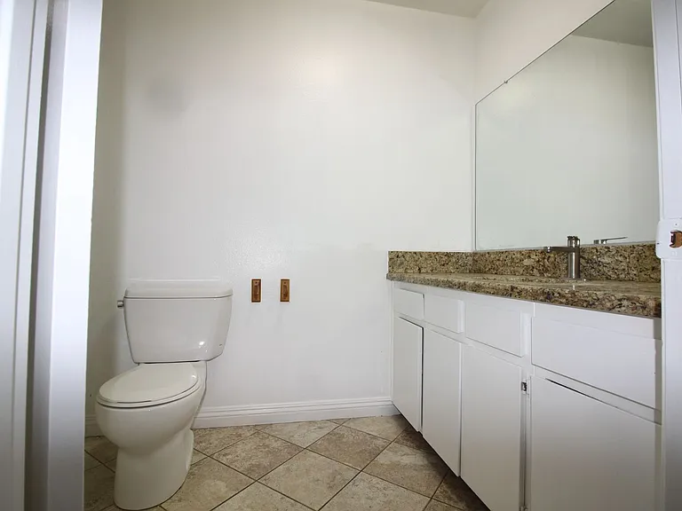14029 Foothill — Photo 12