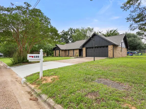 680 Woodbine Dr, Hawkins, TX 75765