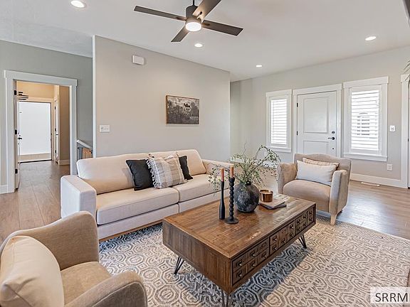 4th image of 3184 S Chartwell Gdn