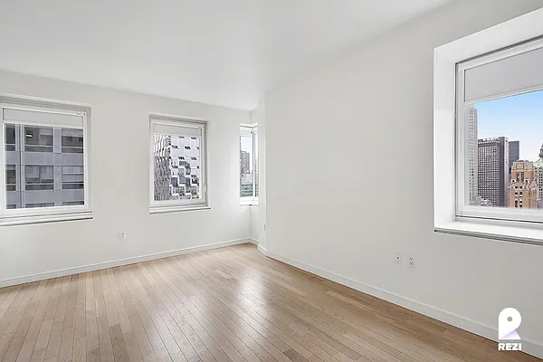 Rented by REZI | media 115