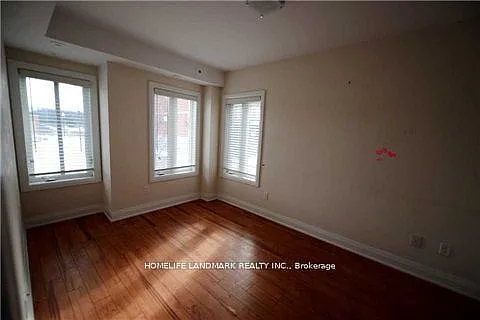 320 John St #233 — Photo 5