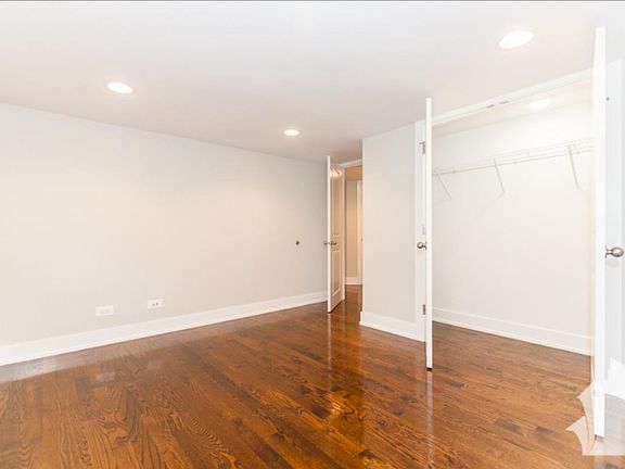 2nd image of 1206 W Wrightwood Ave #12082