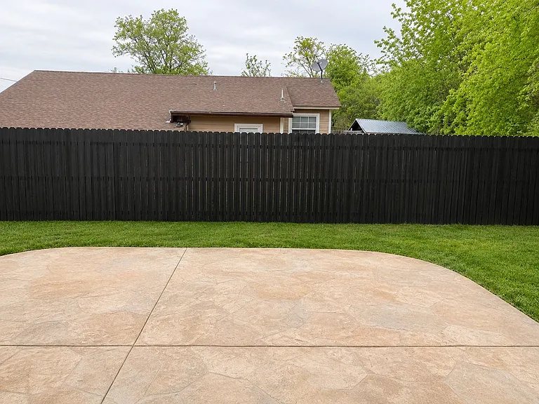 203 W Willow St — Photo 18