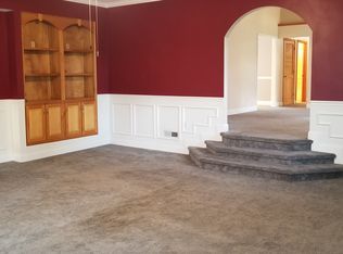 8570 Acredale Dr, West Chester, OH 45069