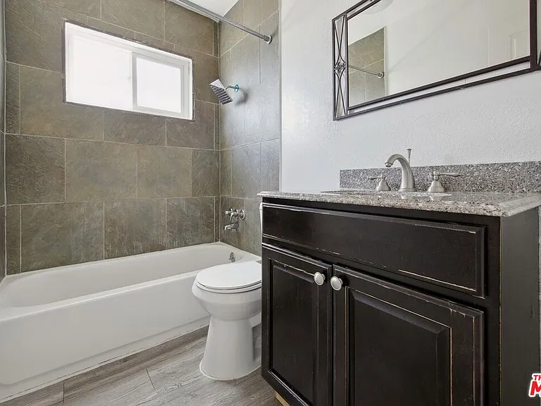 6612 De Longpre Ave #5 — Photo 14