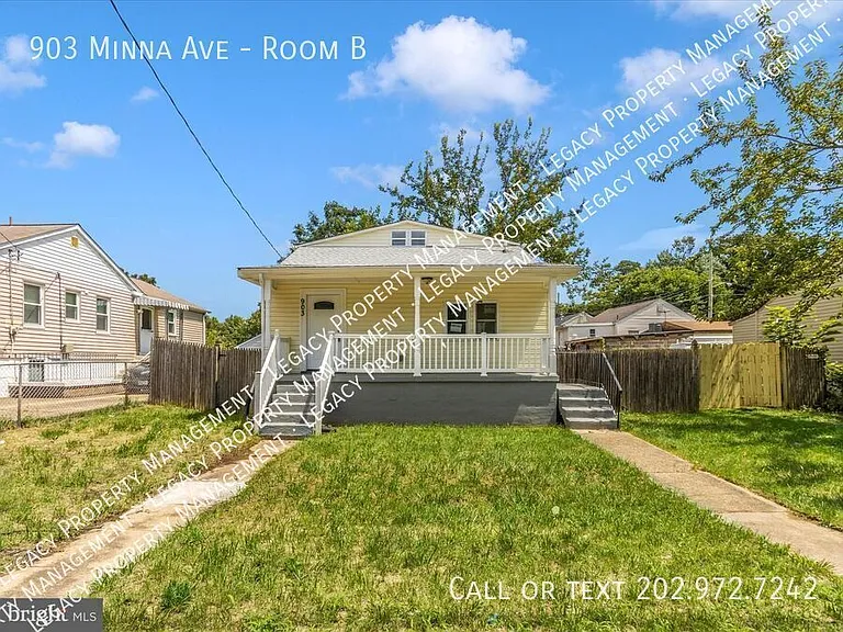 903 Minna Ave #B — Photo 2