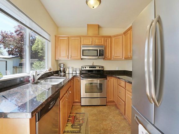 4th image of 16421 NE 12th St