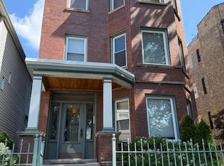 1632 W Nelson St #2W, Chicago, IL 60657