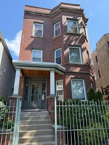 1632 W Nelson St #2W Photo 1