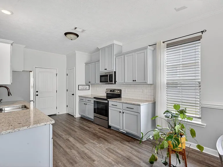 537 Jensen Ln — Photo 23